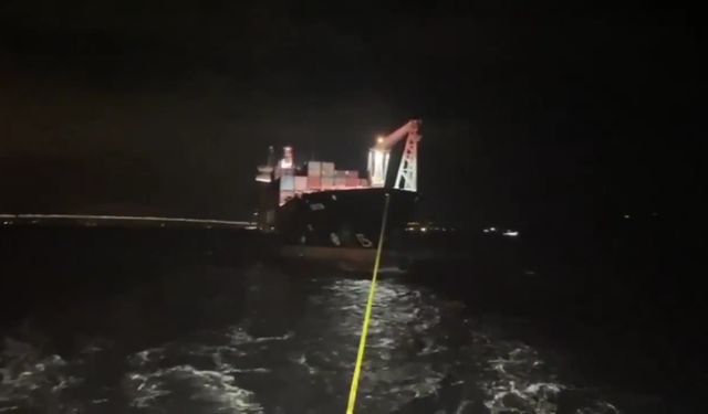 Çanakkale Boğazı’nda demirletildi (Video)