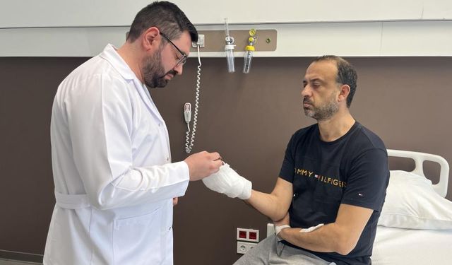 Kopan parmağını buz poşetine koyup yurt dışından Türkiye'ye geldi (Video)