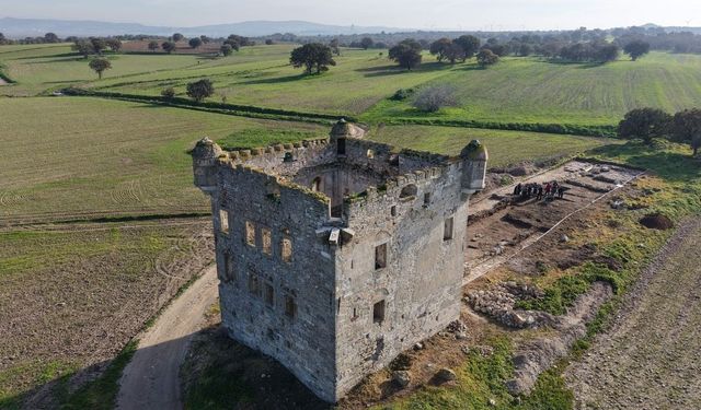 Çanakkale'de tarihi köşk gün yüzüne çıkarılıyor (Video)