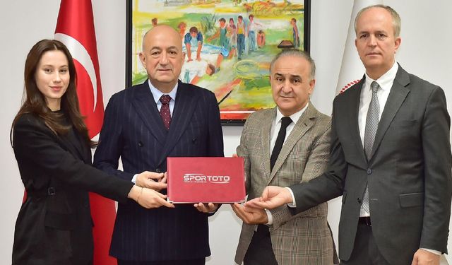 Kalkım’a spor salonu ve futbol sahası için imzalar atıldı