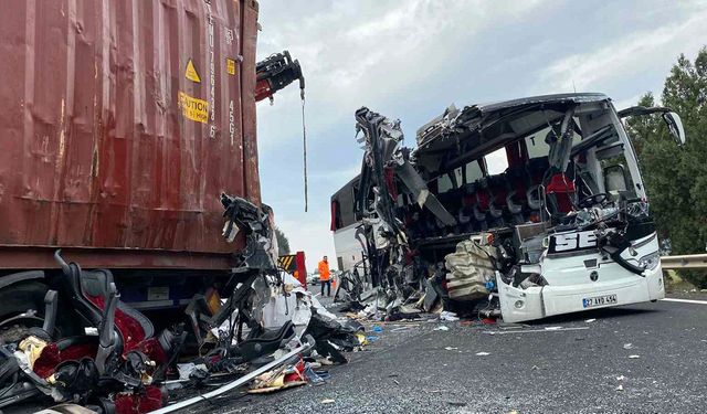 Otobüs kazasında ölü sayısı artıyor