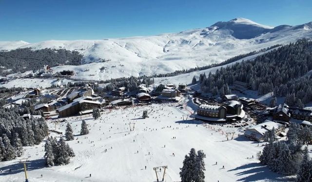 Uludağ'da sömestr yoğunluğu drone görüntülerine yansıdı (Video)
