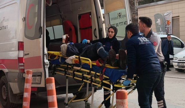 Makineye sıkışan işçi ağır yaralandı