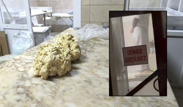 Tatlı hamurunu ayağıyla çiğnedi (Video)