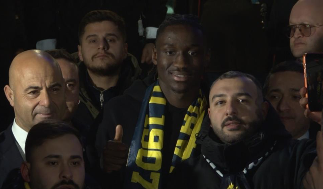 Fenerbahçe'nin yeni transferi İstanbul'da (Video)
