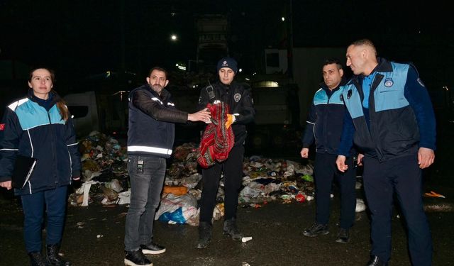 Çöpten 1 milyon 200 bin TL'lik altın çıktı (Video)