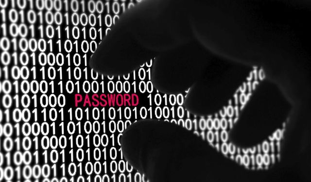 Facebook ve Instagram Şifreleriniz Tehlikede! Dev Operasyon