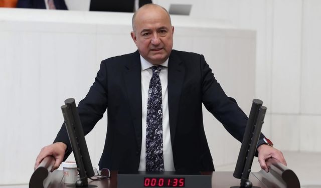 AK Partili Gider'den Özgür Özel'e: "Boş ver sen köprüyü bedava yapmayı. Belediye başkanına talimat ver, suyu bedava da y