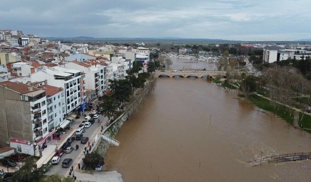 Çanakkale'de taşan Kocabaş Çayı dron ile görüntülendi