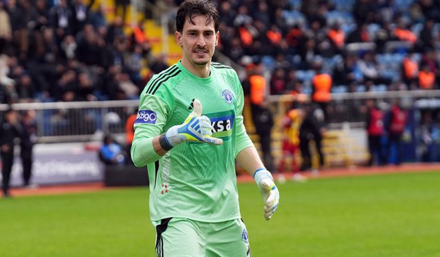Kasımpaşa kalecisi Andreas Gianniotis'ten uzaklardan gol