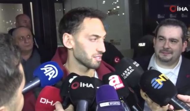 Türkiye A Milli Futbol Takımı galibiyet sonrası yurda döndü (Video)