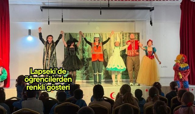 Lapseki’de öğrencilerden renkli gösteri