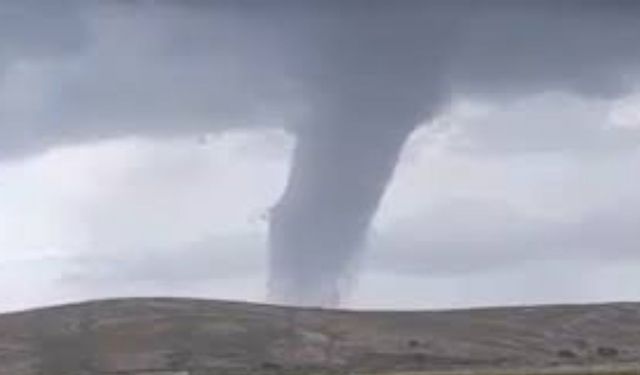 İzmir'de dev hortum görüntülendi (Video)