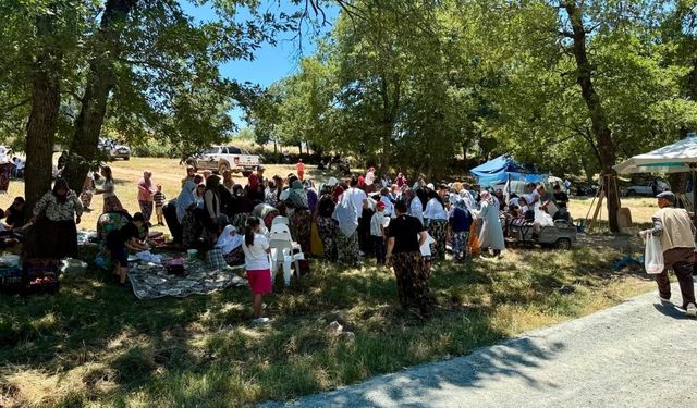 Çanakkale'nin köyünde 2 bin kişilik dev hayır
