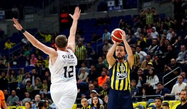 Fenerbahçe Beko, 3 isimle yollarını ayırdı