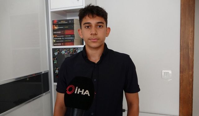 Akıllı telefonu bıraktı, tuşlu telefonla Türkiye birincisi oldu (Video)