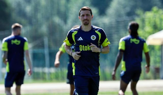 Fenerbahçe, Mert Hakan Yandaş ile asgari ücret üzerinden sözleşme imzaladı
