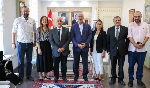 1903 Çanakkale Beşiktaşlılar Derneği’nden Vali Toraman’a ziyaret