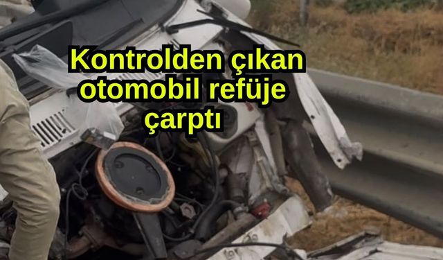 Kontrolden çıkan otomobil refüje çarptı