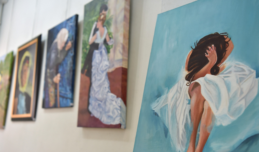Çanakkale'de 'A Life' resim sergisi ziyarete açıldı