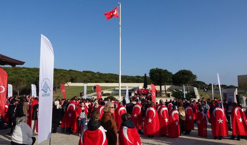 Bursalılar 50 otobüsle şafak vakti Çanakkale'ye çıkarma yaptı