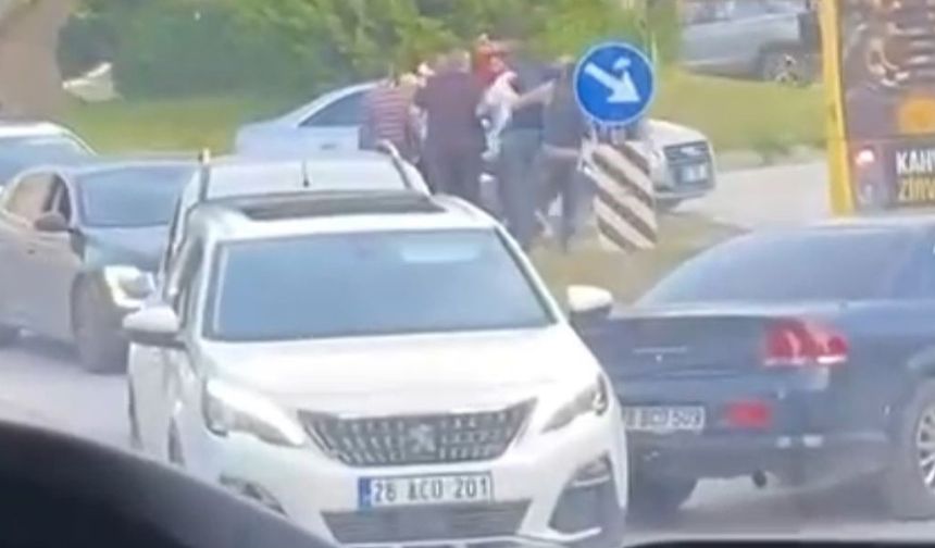 Sürücüler sokağı boks ringine çevirdi