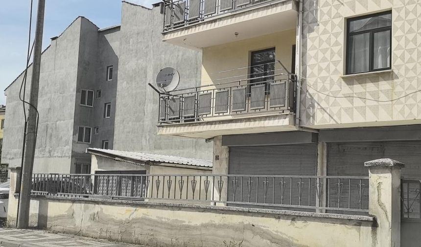 Balkondan düşen çocuk yaralandı