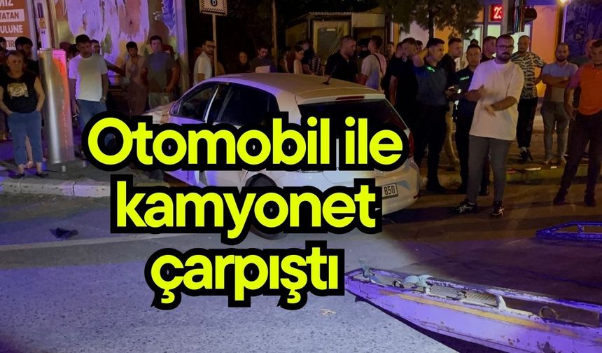 Otomobil ile kamyonet çarpıştı (Video)