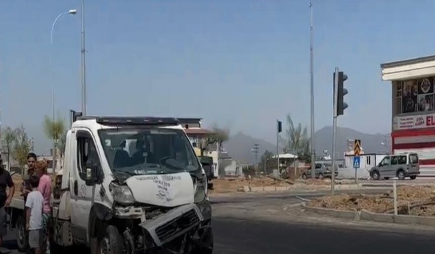 Düğüne giderken canlarından oldular: 3 ölü (Video)