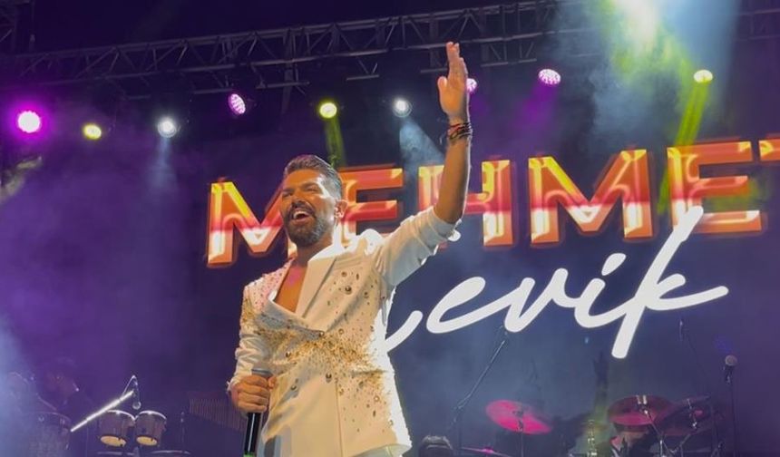 Memleketinde ücretsiz sahne aldı