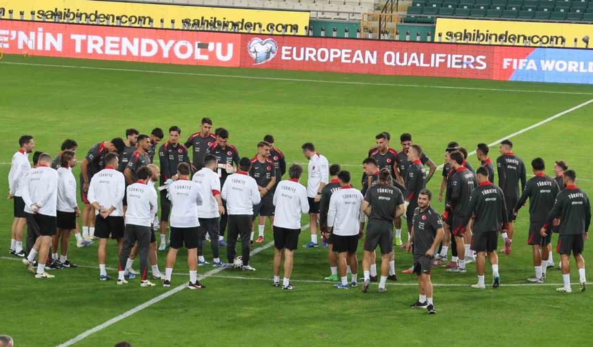 A Milli Futbol Takımı, İspanya maçının hazırlıklarını tamamladı
