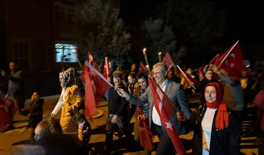 Karabiga’da 29 Ekim Cumhuriyet Yürüyüşü Coşkusu