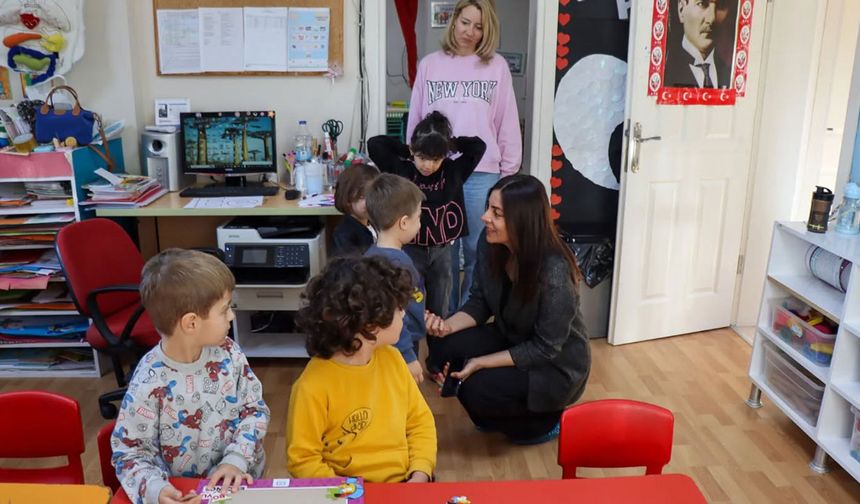 Çanakkale'de Müdür Hayta'dan öğrencilere yakın ilgi