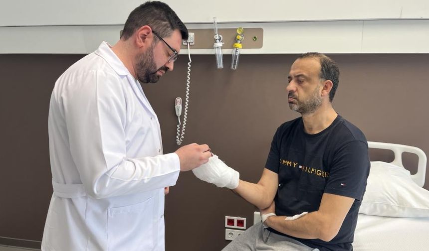 Kopan parmağını buz poşetine koyup yurt dışından Türkiye'ye geldi (Video)