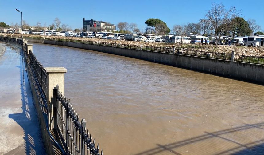 Biga'da taşan Kocabaş Çayı normale döndü (Video)