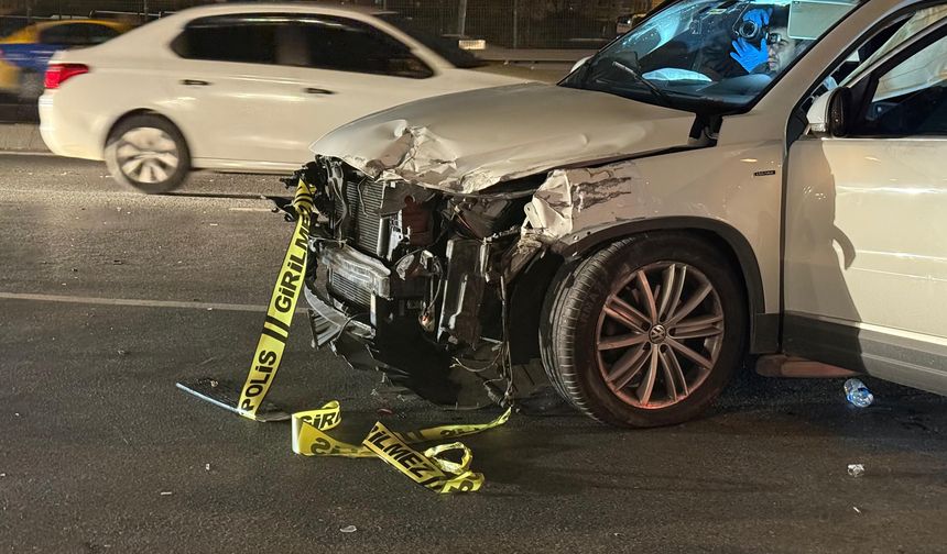 Otomobilin çarptığı motosiklet sürücüsü hayatını kaybetti