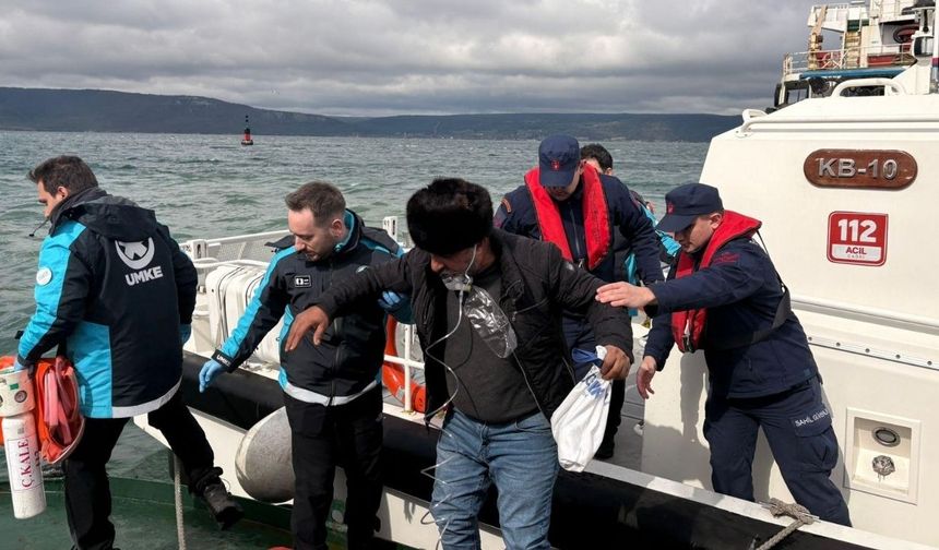 Çanakkale'de ticari gemiden tıbbi tahliye (Video)