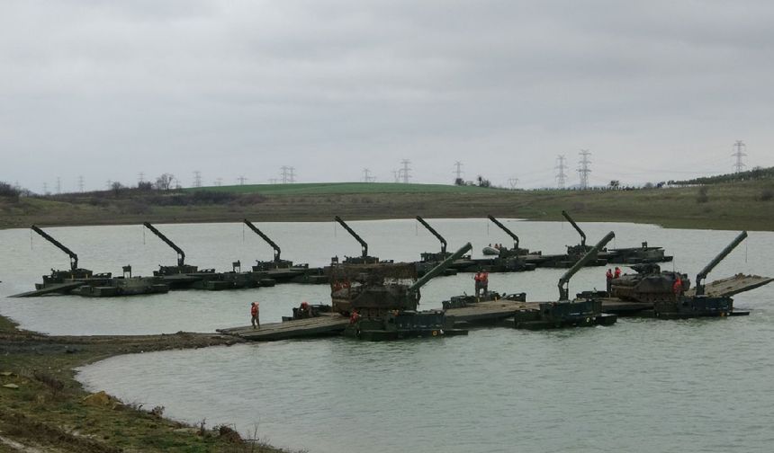 Çanakkale'de Durgun Sulardan Geçiş Eğitimi (Video)