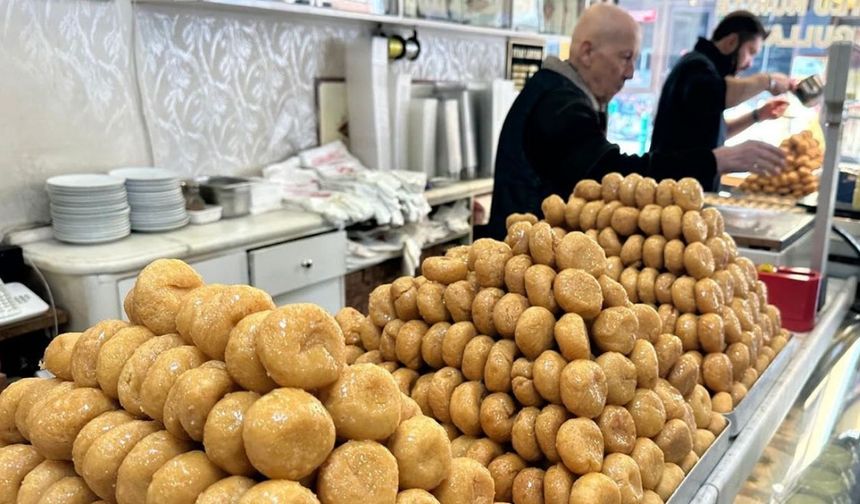 "Meraklı Baklavacı"nın 66 yıllık sırrı: Ramazan helvası (Video)