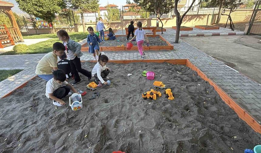 Uzmanından Ailelere Uyarı: Çocukları Kat Kat Giydirin!