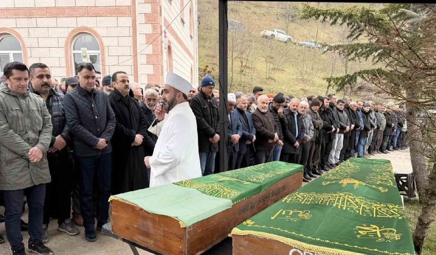 Baba ve öğretmen kızı gözyaşlarıyla uğurlandı