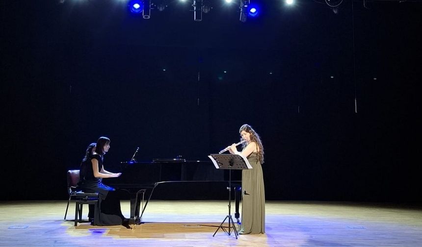 Çanakkale’de flüt ve piyano resitali ilgi gördü