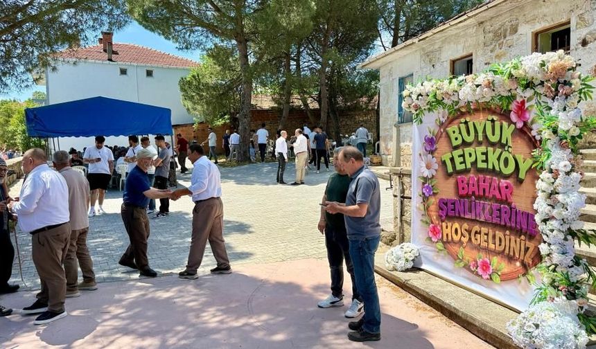 Çanakkale'nin köyünde renkli görüntüler