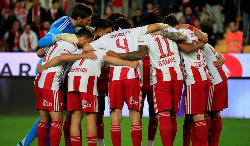 Süper Lig’e veda edecek son takım yarın belli olacak