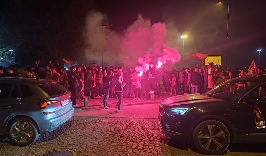Çanakkale’de Şampiyonluk Gecesi  (Video)