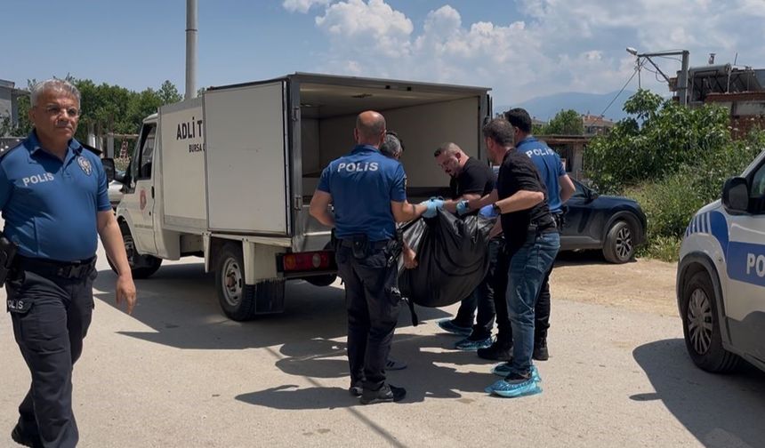 ‘Boşanmak istiyorum’ dedi 10 yaşındaki çocuğunun yanında defalarca bıçaklanarak öldürüldü