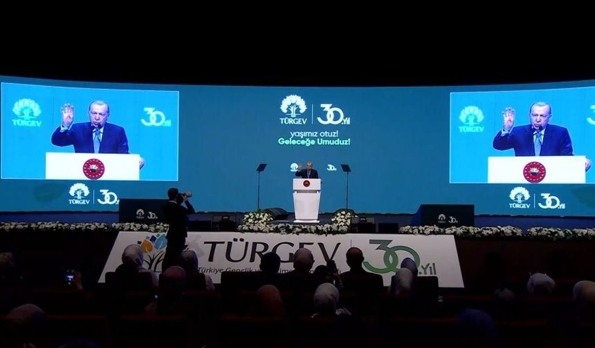 Cumhurbaşkanı Erdoğan: "Akışa yön veren bir gençlik yetiştireceğiz" (Video)