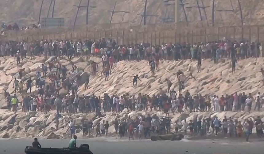 "Son 24 saat içinde yaklaşık 50 bin göçmen giriş yaptı'' (Video)