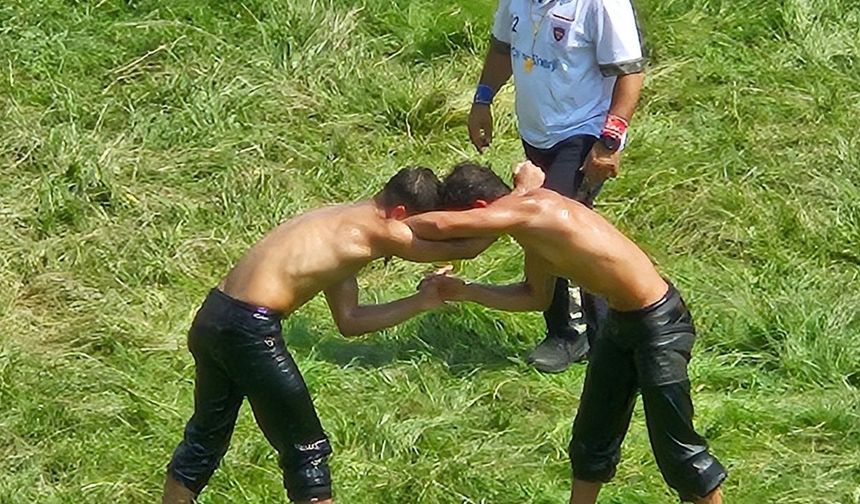 665. Tarihi Kırkpınar Yağlı Güreşleri'nde heyecan başladı (Video)