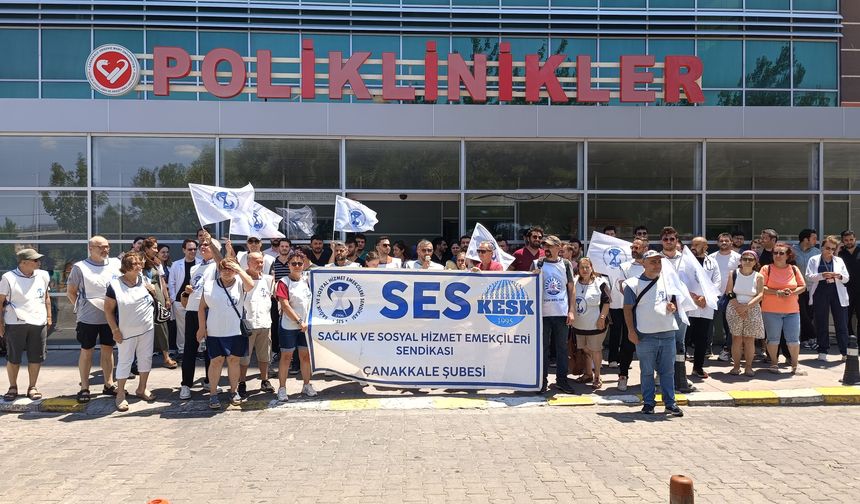 Çanakkale'de sağlık çalışanları iş bıraktı (Video)
